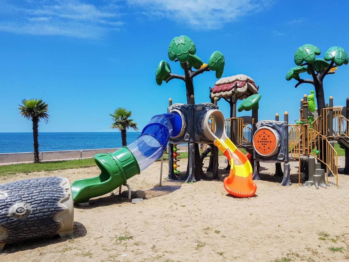 Luxury Dreamland Oasis Apartments 차크비 외부 사진